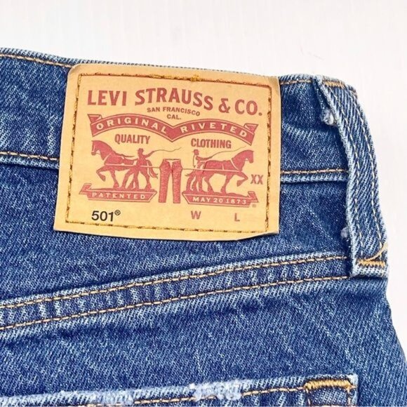 Levi's 501 High waisted Raw hem cut out Shorts size 27 - Picture 4 of 7
